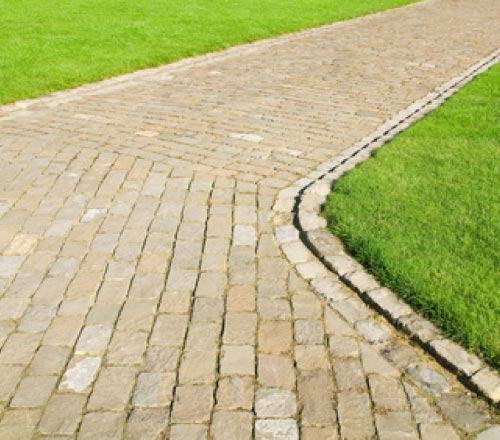 Sistemazione viali in porfido per giardini